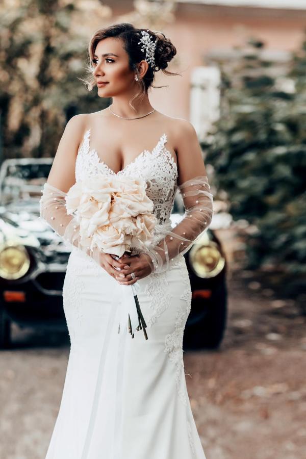 Elegant Mermaid Sweetheart Spaghetti Straps Lace Tulle Long Wedding Dress with Train