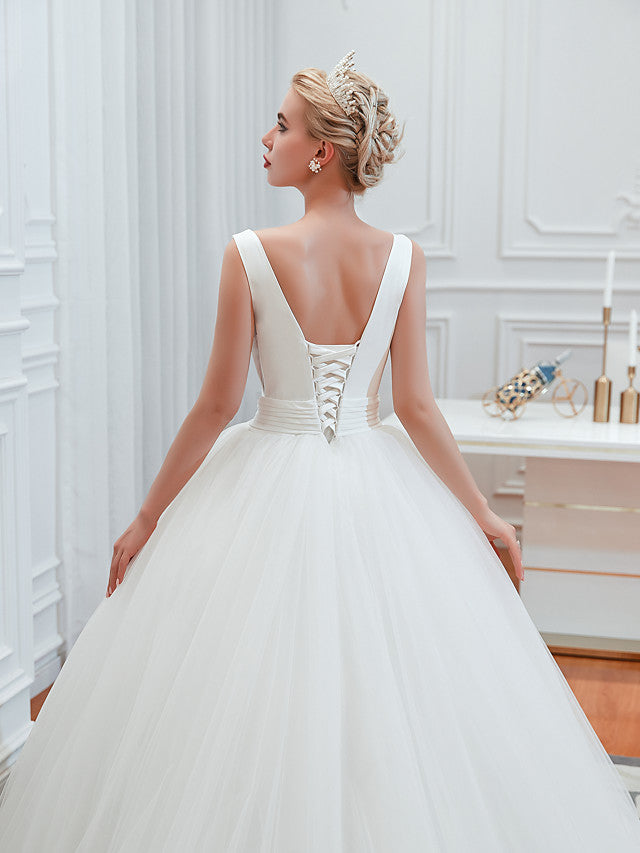 Elegant Long Ball Gown V-neck Tulle Lace White Wedding Dresses