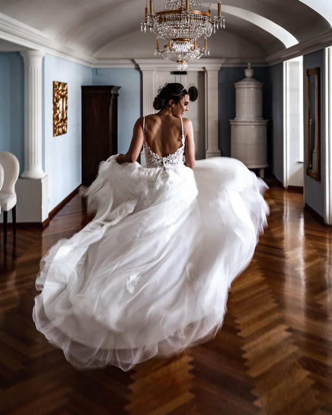 Elegant Long A-line Lace Tulle Spaghetti Strap Wedding Dresses
