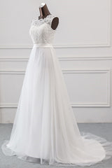 Elegant Long Sweetheart Lace-up Tulle A-line Wedding Dress