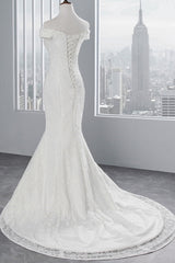 Long Off the Shoulder Lace-up Mermaid Lace Wedding Dress