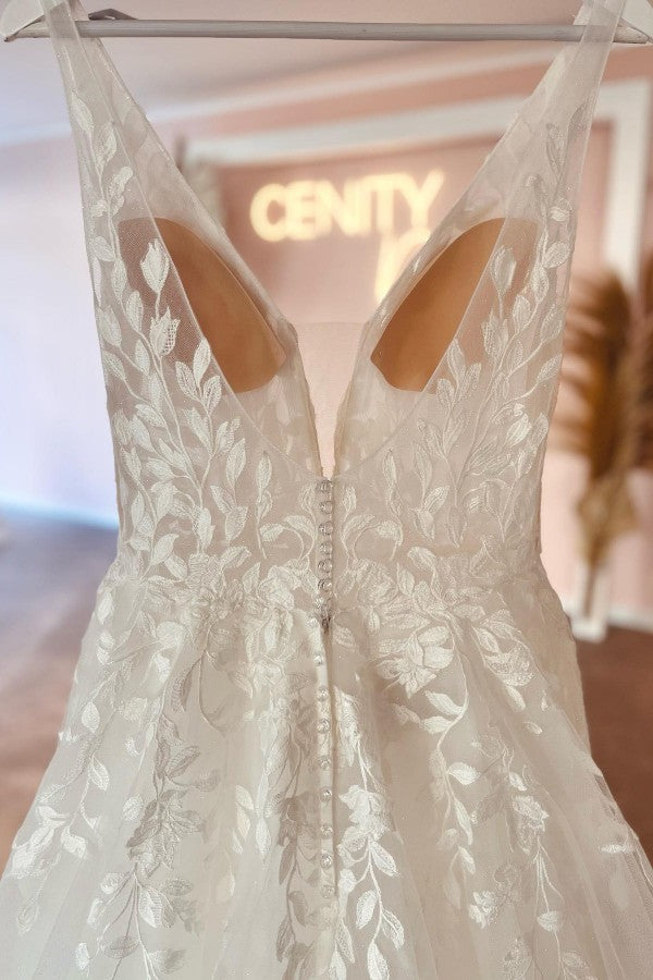 Boho Long A-line V-neck Tulle Lace Backless Wedding Dresses