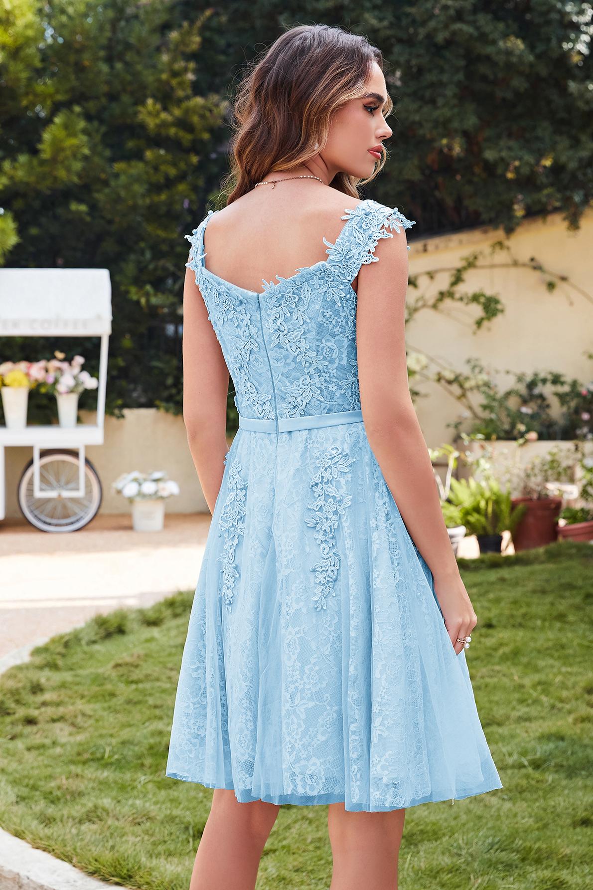 Short A-line Tulle Knee Length Homecoming Dress with Appliques Lace
