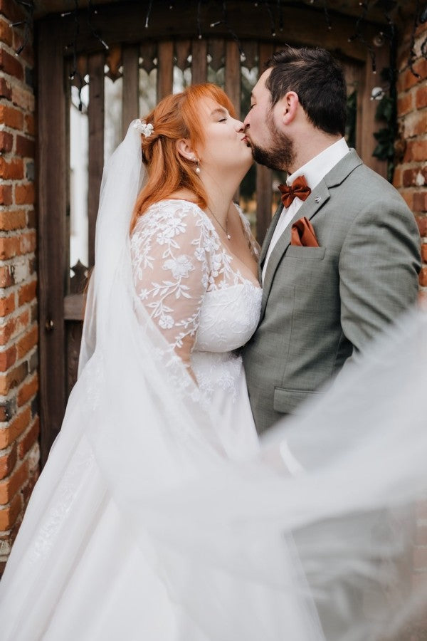 Boho Deep V-neck Long Sleeves Plus Size Ball Gown Wedding Dresses