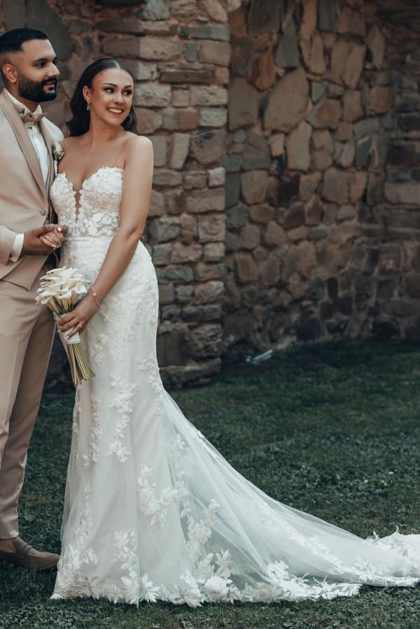 Long Sweetheart Mermaid Floor Length Tulle Wedding Dress with Appliques Lace
