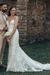 Long Sweetheart Mermaid Floor Length Tulle Wedding Dress with Appliques Lace