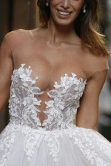 Gorgeous Long Tulle Appliques Lace A-line Floor Length Wedding Dresses