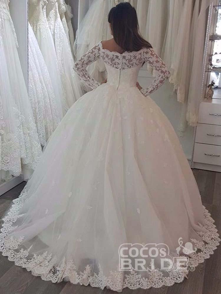 Elegant Long Ball Gown Bateau Lace Tulle Wedding Dresses with Sleeves