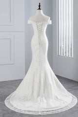 Elegant Long Mermaid Off the Shoulder Floor Length Lace Wedding Dress