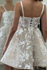 Short A-line Square Neck Spaghetti Straps Sleeveless Tulle Appliques Lace Wedding Dresses