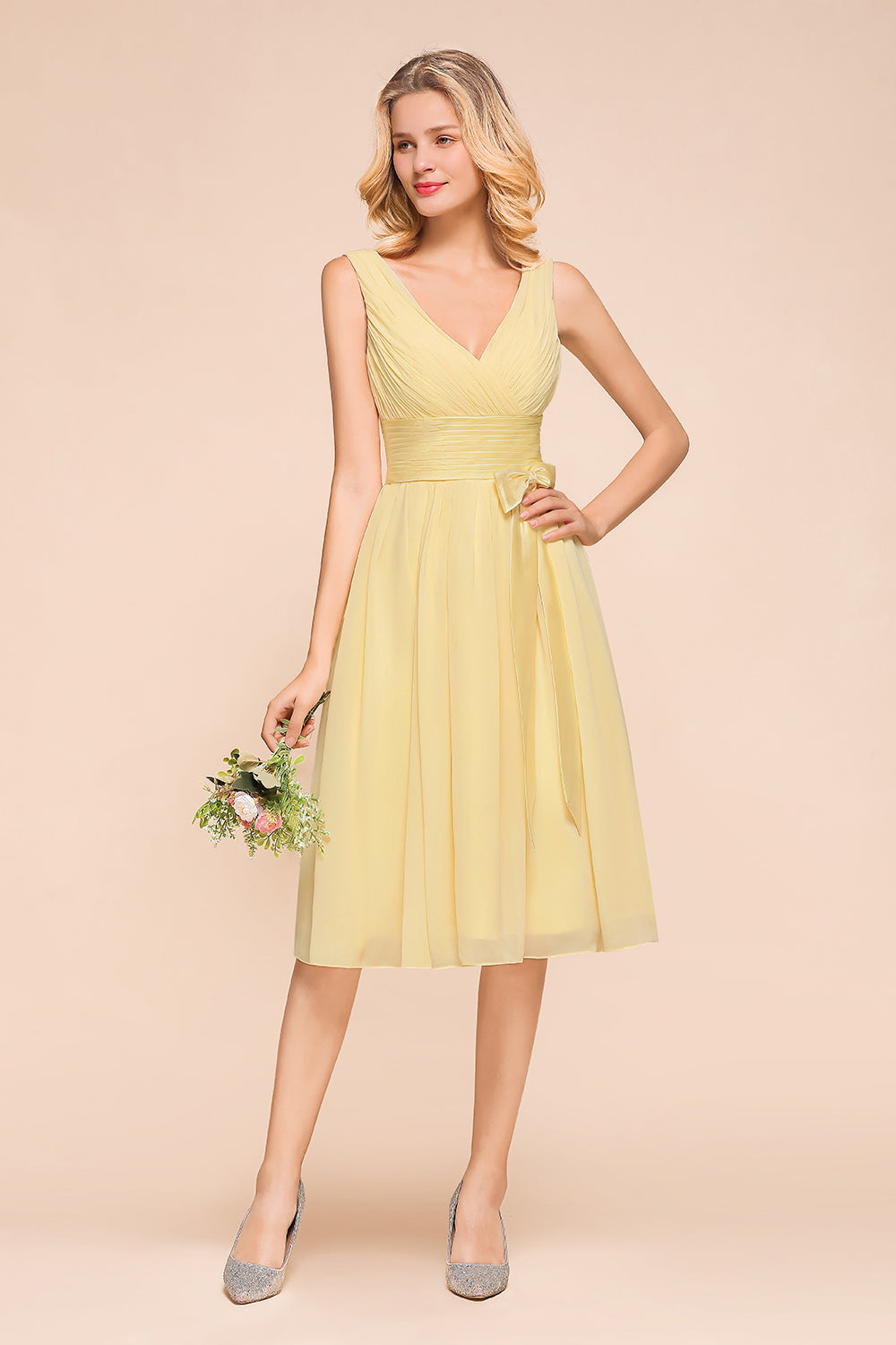 Classy Wide Straps V-neck A-line Knee-length Chiffon Bridesmaid Dress With Bowknot