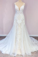 Stunning Long Spaghetti Straps Tulle Sweetheart Appliques Lace A-Line Wedding Dress