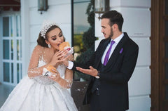 Luxury Long Ball Gown Sweetheart Beads Glitter Wedding Dress with Sleeves