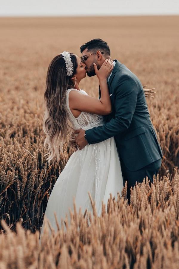 Long A Line Open Back Spaghetti Straps Sweetheart Tulle Floor Length Wedding Dress