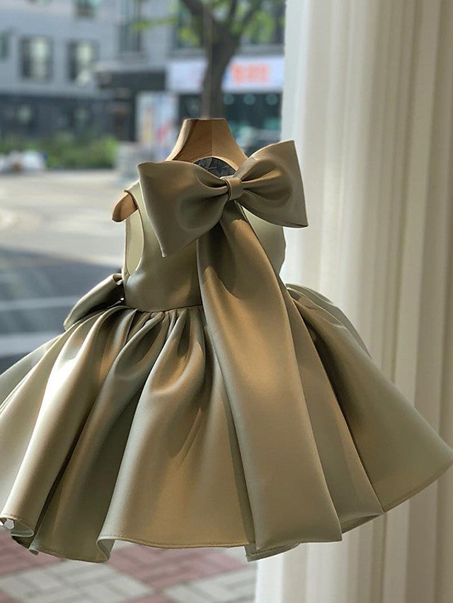 Short Ball Gown Satin Sleeveless Square Neck Party Flower Girl Dresses with Bow