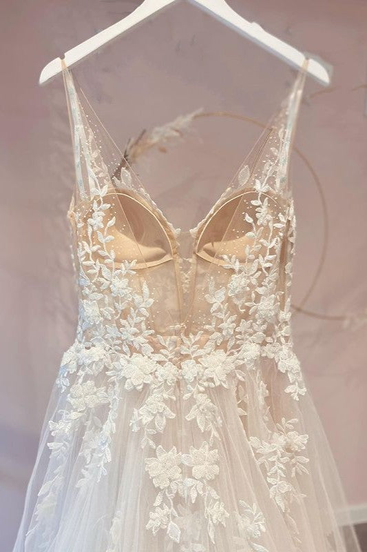 Long Spaghetti Straps Sweetheart A-Line Appliques Lace Tulle Wedding Dresses