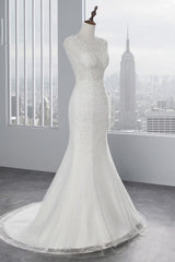 Glamorous Long Mermaid Jewel Tulle Sleeveless Wedding Dress with Appliques Lace