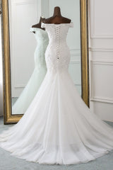 Gorgeous Long Tulle Off the shoulder Mermaid Lace-up Wedding Dress