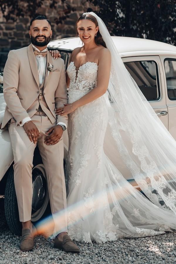 Long Sweetheart Mermaid Floor Length Tulle Wedding Dress with Appliques Lace