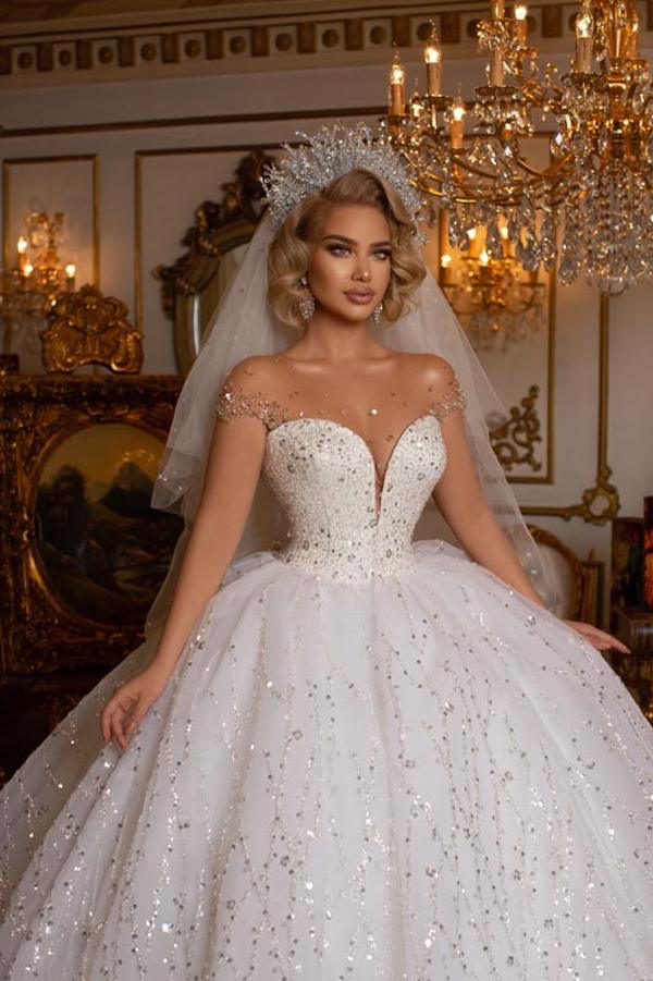 Elegant Long Sweetheart Off the Shoulder Floor Length Lace Ball Gown Wedding Dress with Appliques
