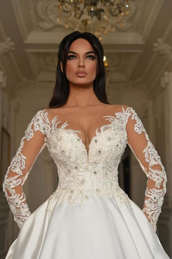 Gorgeous Long Sleeves A Line Open Back Sweetheart Appliques Lace Satin Wedding Dress