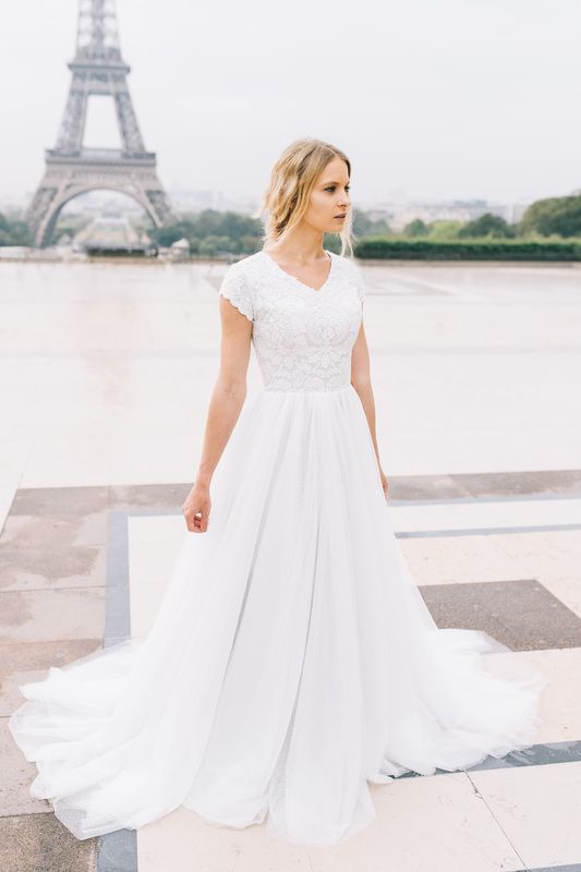Long White V-Neck Cap Sleeve A-line Lace Chiffon Wedding Dress
