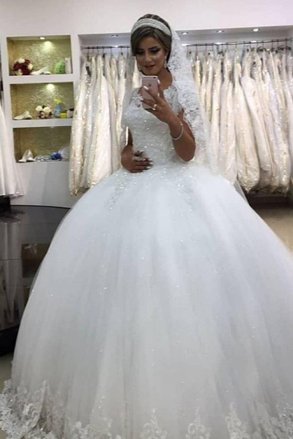 Elegant White Long Tulle Sleeveless Ball Gown Wedding Gowns With Lace