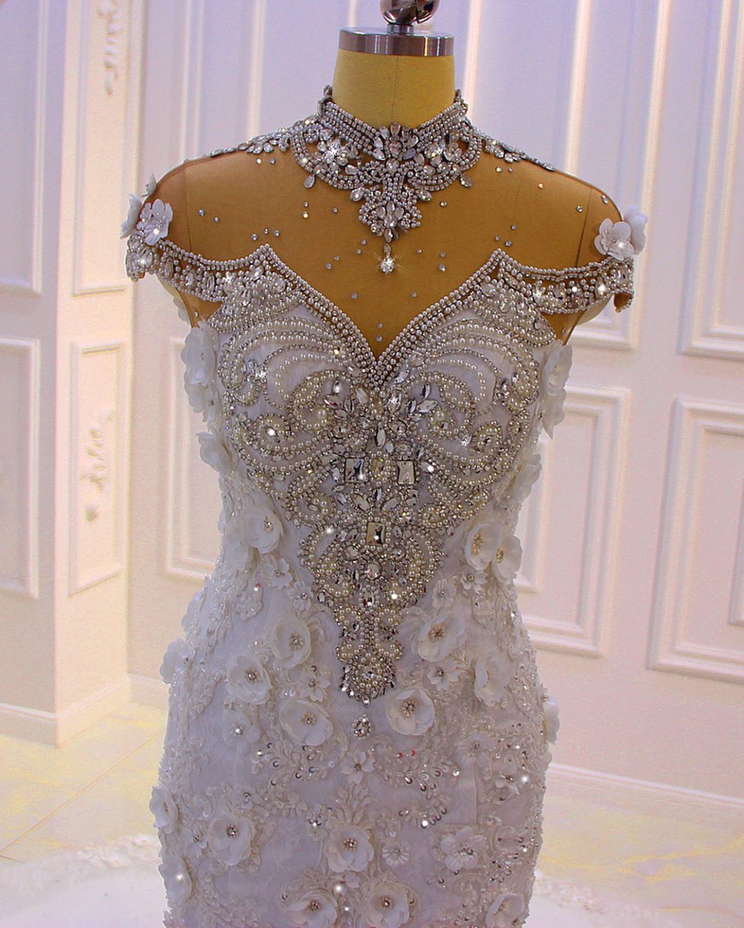 Gorgeous Long High Neck Appliques Lace Crystal Tulle Floor Length Mermaid Wedding Dress