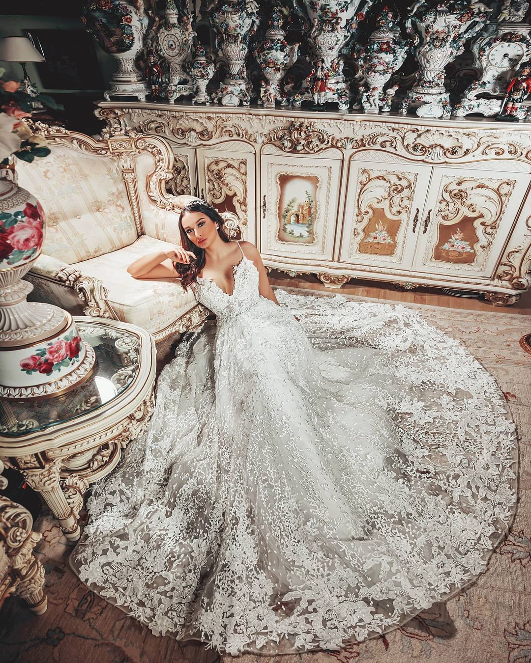 Gorgeous Long A-line V-neck 3D Floral Lace Wedding Dresses
