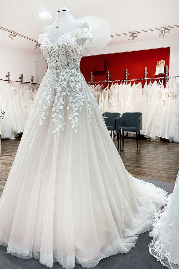 Gorgeous Long A-line Off the Shoulder Tulle Lace Ruffles Wedding Dress