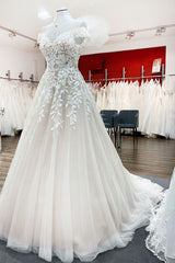 Gorgeous Long A-line Off the Shoulder Tulle Lace Ruffles Wedding Dress