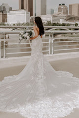 Elegant Long Mermaid V-neck Spaghetti Straps Lace Backless Wedding Dress