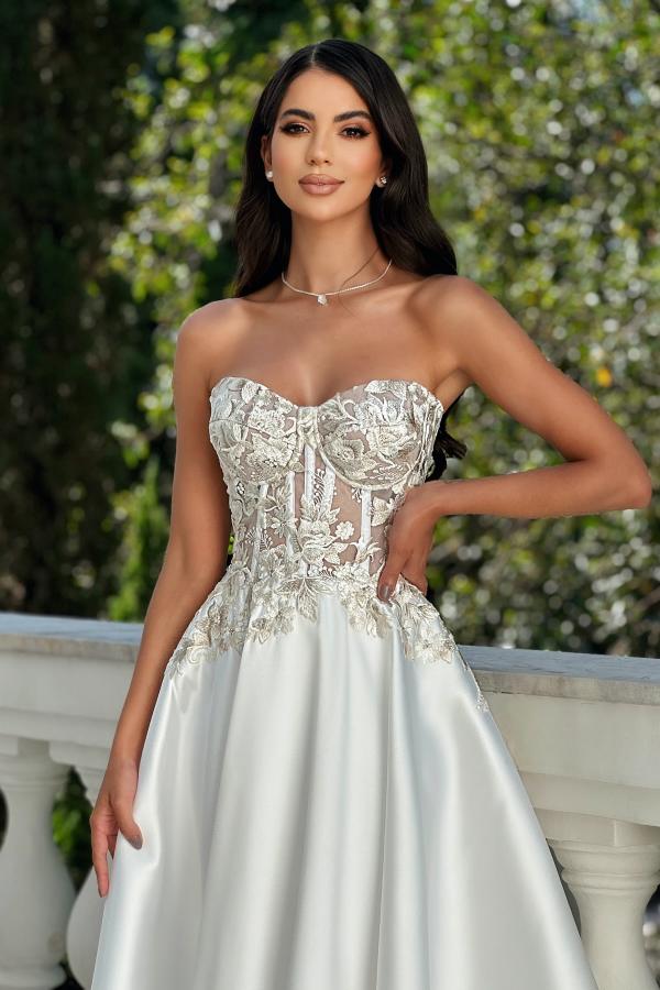Elegant Short Strapless A Line Satin Tea Length Weddinhg Dress