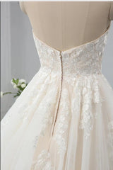 Vintage Long Sweetheart Backless Appliques Lace Tulle Floor Length A-Line Wedding Dress