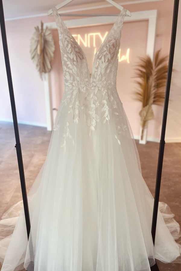 Boho Long A-line V-neck Tulle Lace Backless Wedding Dresses