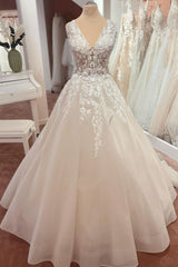 Beautiful Long Appliques Lace Wide Straps A-Line Tulle Floor Length Wedding Dress