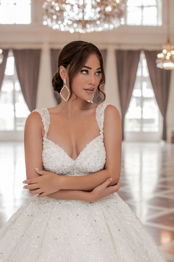 Elegant Ball Gown Sweetheart Tulle Sleeveless Long Beading Wedding Dress