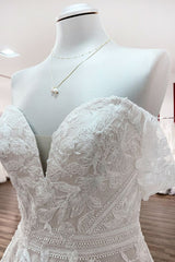 Gorgeous Long A-line Off the Shoulder Tulle Lace Appliques Wedding Dress