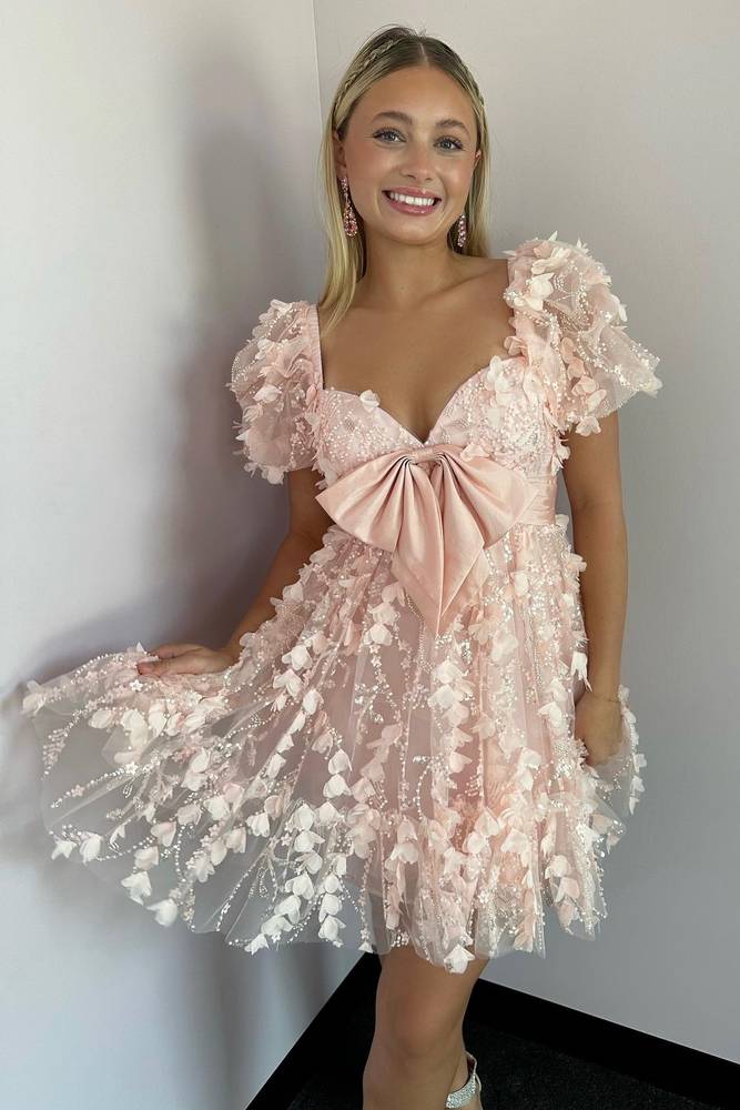 Short Sweetheart A-Line Tulle Homecoming Dress with Sleeves