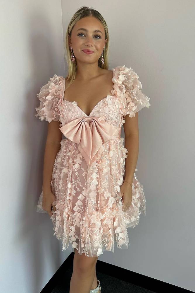 Short Sweetheart A-Line Tulle Homecoming Dress with Sleeves
