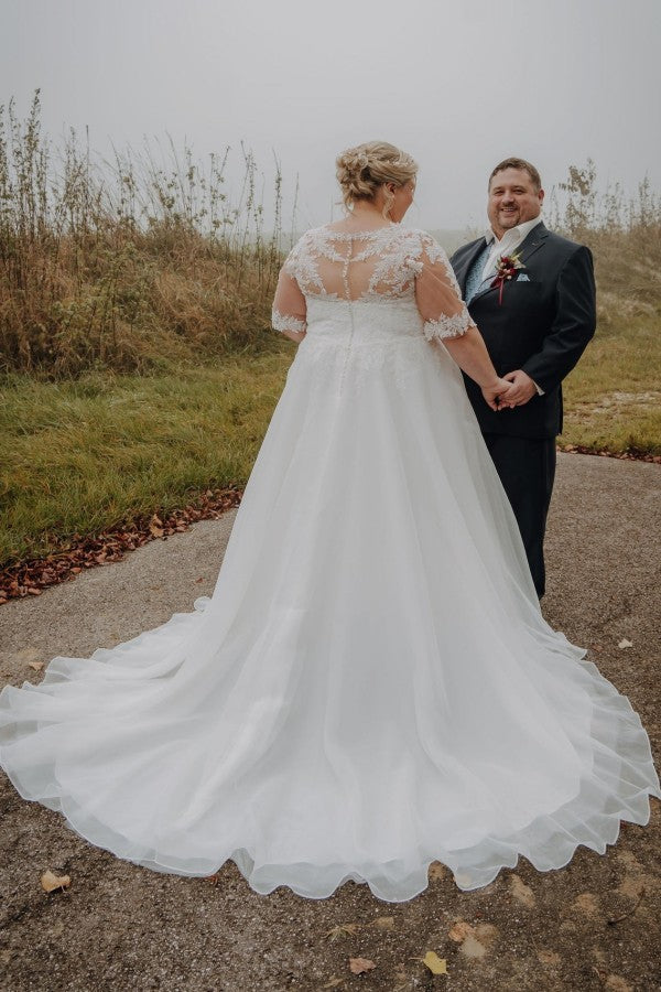 Boho Half Sleeves Sweetheart Plus Size Wedding Dresses with Lace Applique