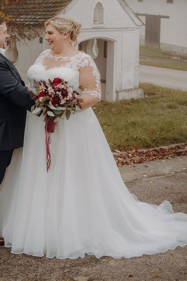 Boho Half Sleeves Sweetheart Plus Size Wedding Dresses with Lace Applique