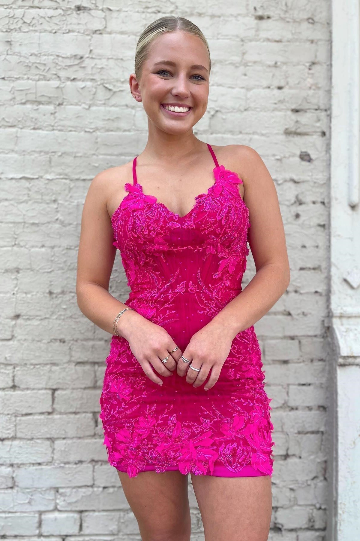 Mermaid Sweetheart Appliques Lace Backless Short Homecoming Dress