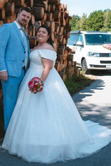 Plus Size Off the Shoulder Tulle Ball Gown Wedding Dresses