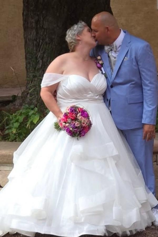 Simple Plus Size Off the Shoulder Ball Gown Wedding Dresses
