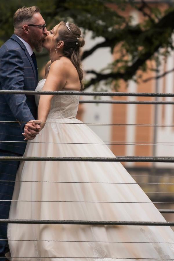 Plus Size Ball Gown Strapless Wedding Dresses with Lace Applique