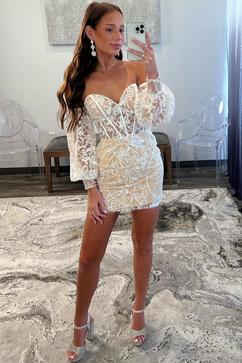 Sweetheart Ivory Lace Puff Sleeves Memraid Short Homecoming Dress