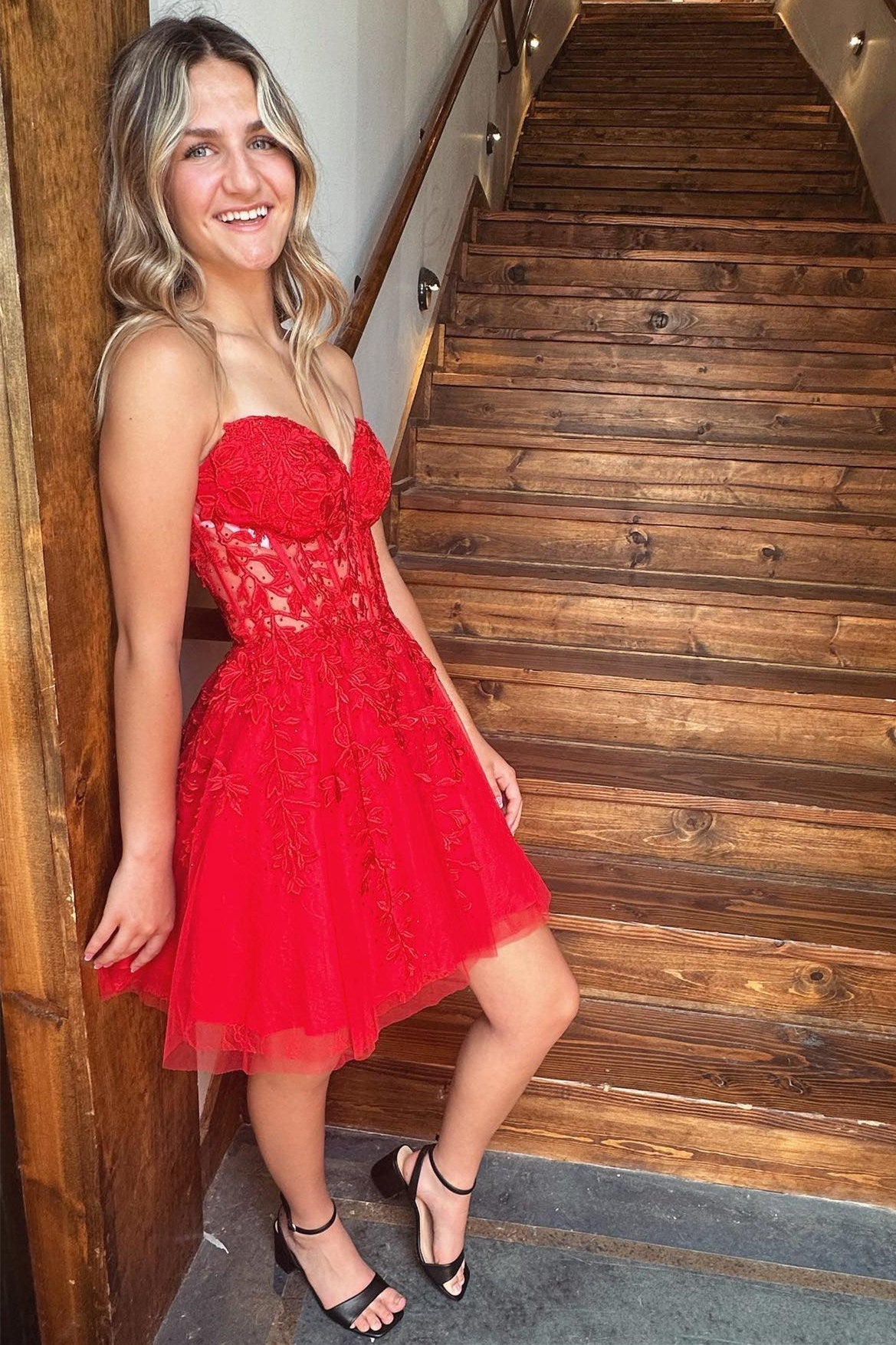 Short Sweetheart Red Lace A-Line Homecoming Dress