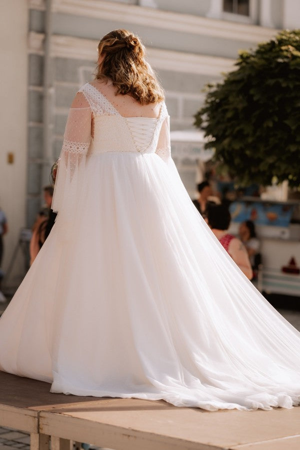 Simple V-neck Long Sleeves Plus Size Lace Wedding Dresses