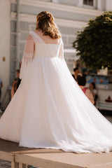 Simple V-neck Long Sleeves Plus Size Lace Wedding Dresses